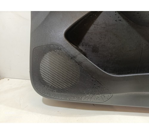 Обшивка двери передняя правая