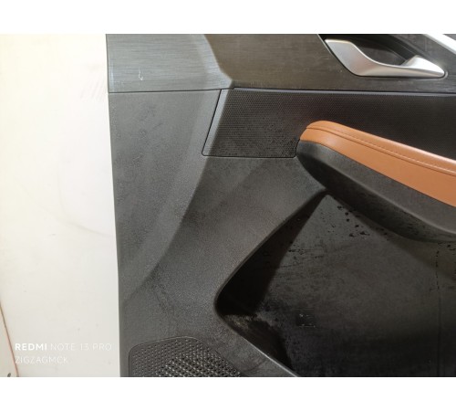 Обшивка двери передняя правая