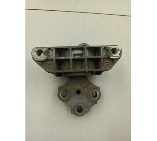 Опора подушка двигателя левая