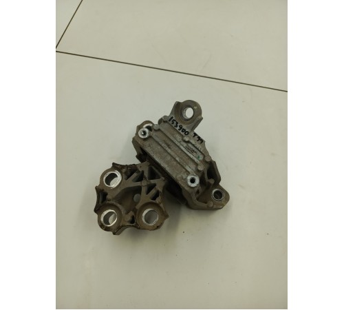 Опора подушка двигателя левая