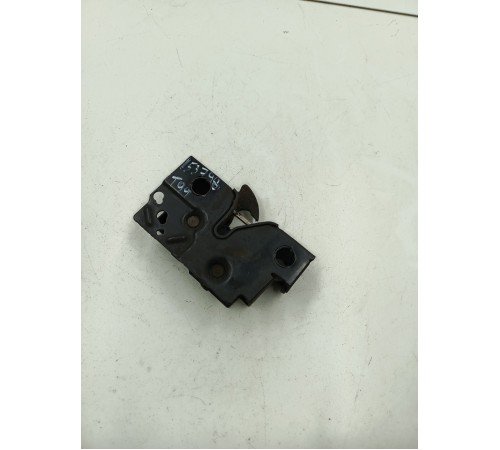 Замок капота