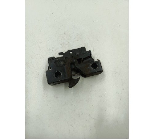 Замок капота