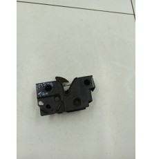 Замок капота