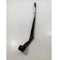 Поводок стеклоочистителя левый