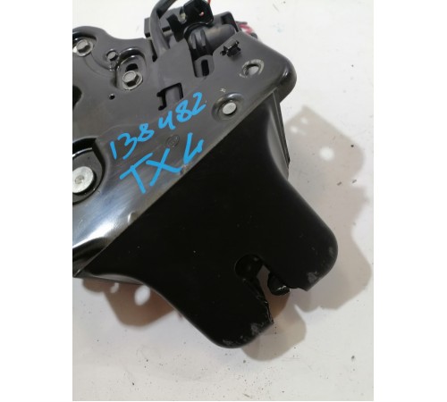 Замок двери крышки багажника