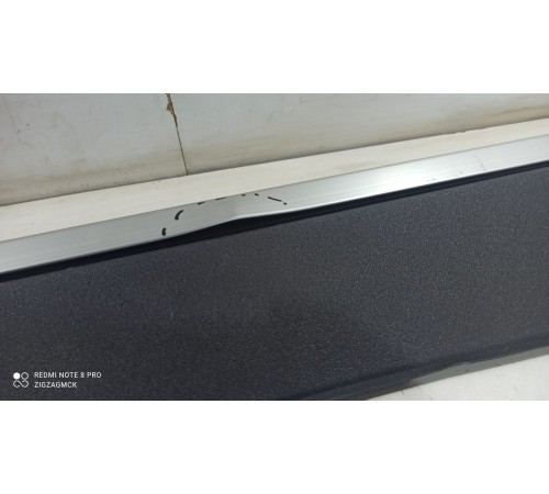 Шторка багажника