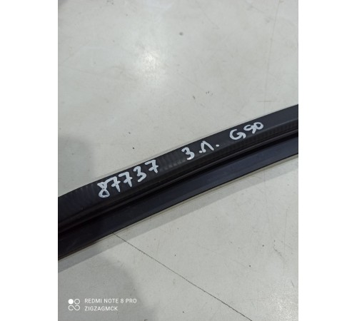 Уплотнитель стекла (задний левый внутренний)