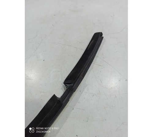 Уплотнитель стекла (задний левый внутренний)