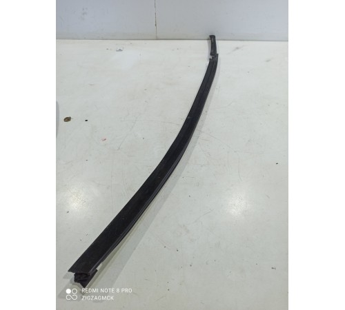Уплотнитель стекла (задний левый внутренний)