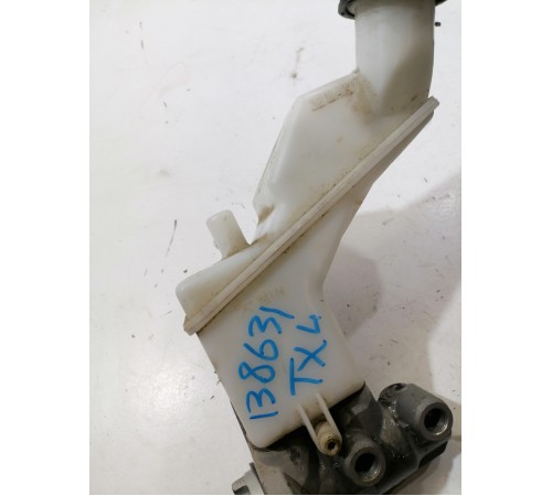 Главный тормозной цилиндр с бачком