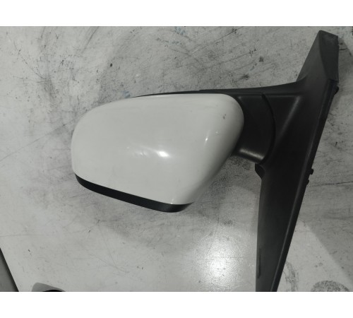 Зеркало заднего вида левое