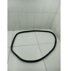 Уплотнитель двери задний правый