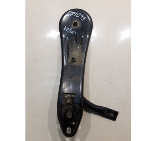 Кронштейн подрамника (задний, левый)