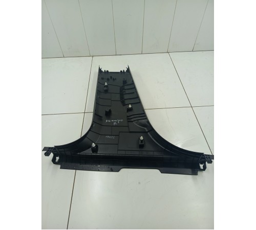 Обшивка центральной стойки правая нижняя