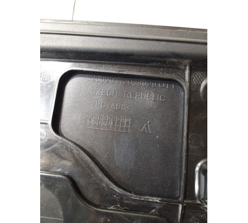 Спойлер крышки багажника