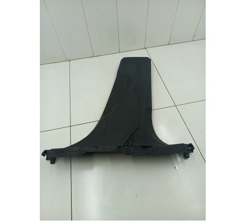 Обшивка центральной стойки правая нижняя