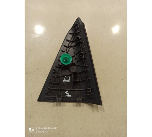 Уголок двери (задний правый)