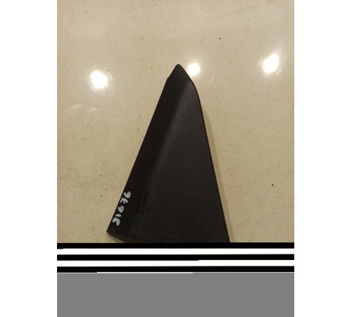 Уголок двери (задний правый)