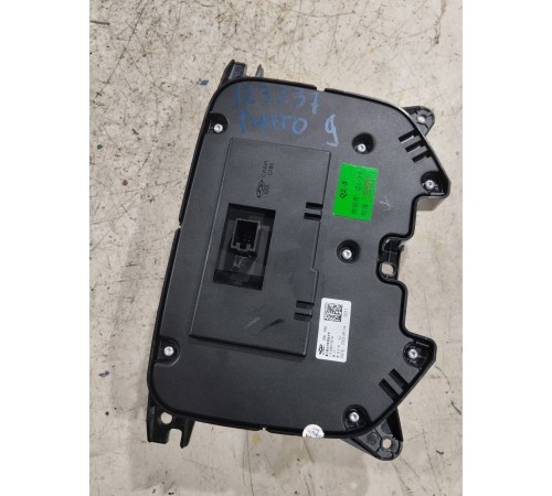 Панель кнопок центральной консоли многофункциональная