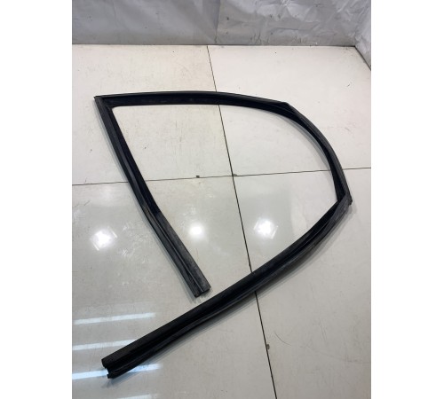 Уплотнитель стекла (передний, правый, внутренний)