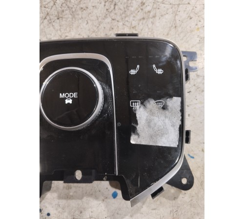 Панель кнопок центральной консоли многофункциональная