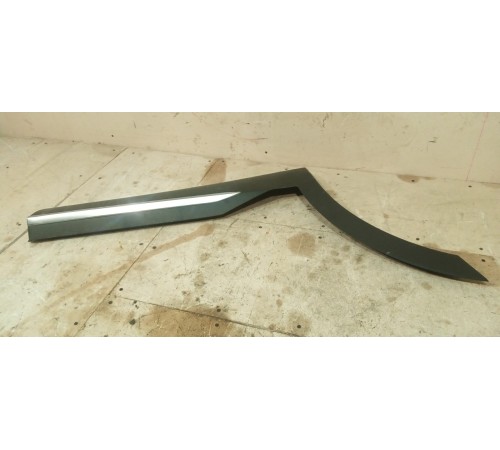 Накладка задней правой двери наружняя