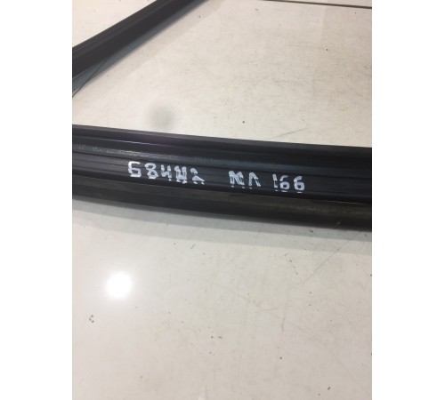 Уплотнитель стекла (задний, правый)