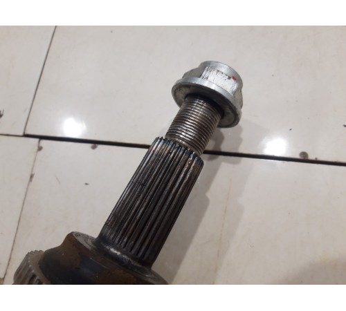 Полуось (привод) (задний, правый)