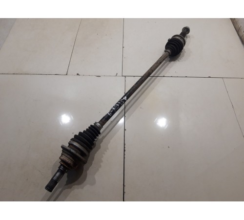 Полуось (привод) (задний, правый)