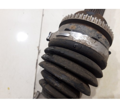 Полуось (привод) (задний, правый)