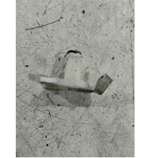 Крепление защелка солнцезащитного козырька левая