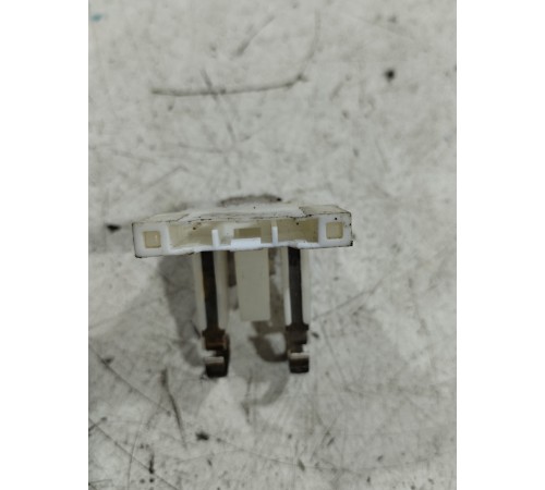 Крепление защелка солнцезащитного козырька левая