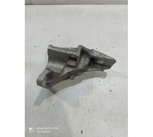 Кронштейн двигателя правый