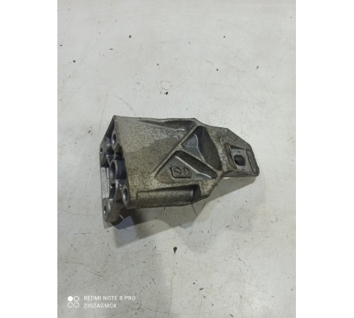 Кронштейн двигателя правый