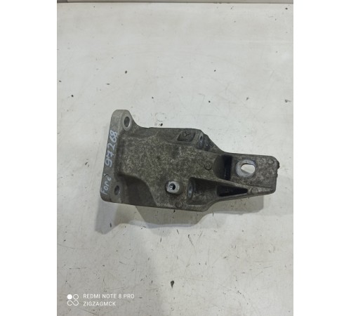 Кронштейн двигателя правый