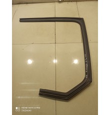 Уплотнитель стекла (задний, левый)