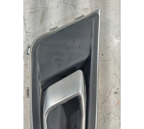 Ручка двери передняя правая внутренняя