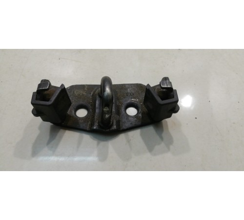 Ответная часть замка багажника