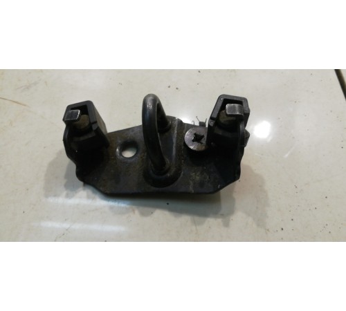 Ответная часть замка багажника