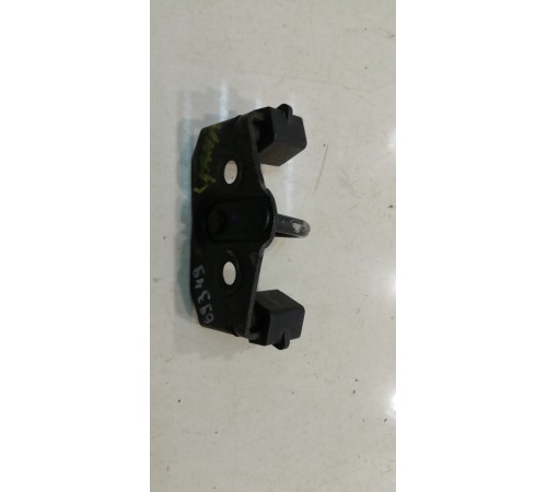 Ответная часть замка багажника