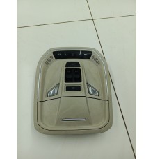 Плафон внутреннего освещения салона передний