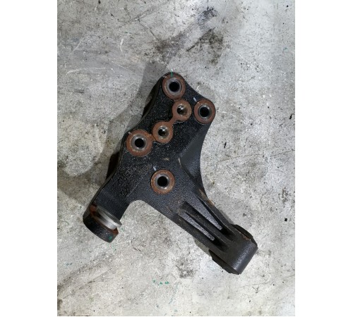 Кронштейн двигателя правый