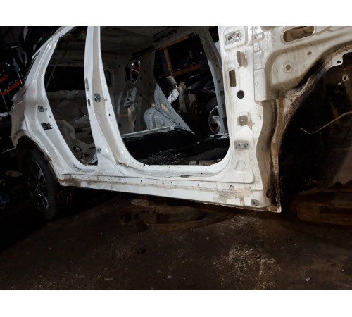 Порог со стойкой (правый)