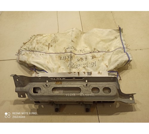 Подушка безопасности коленная