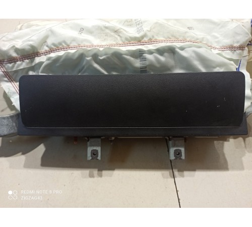 Подушка безопасности коленная