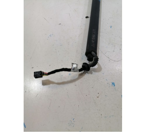 Амортизатор крышки багажника левый