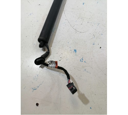 Амортизатор крышки багажника левый