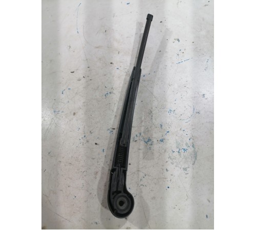 Поводок стеклоочистителя задний