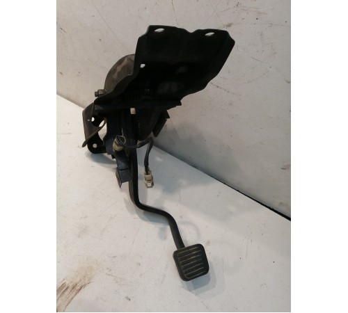 Педаль тормоза