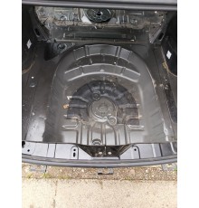 Ниша багажника (запасного колеса)